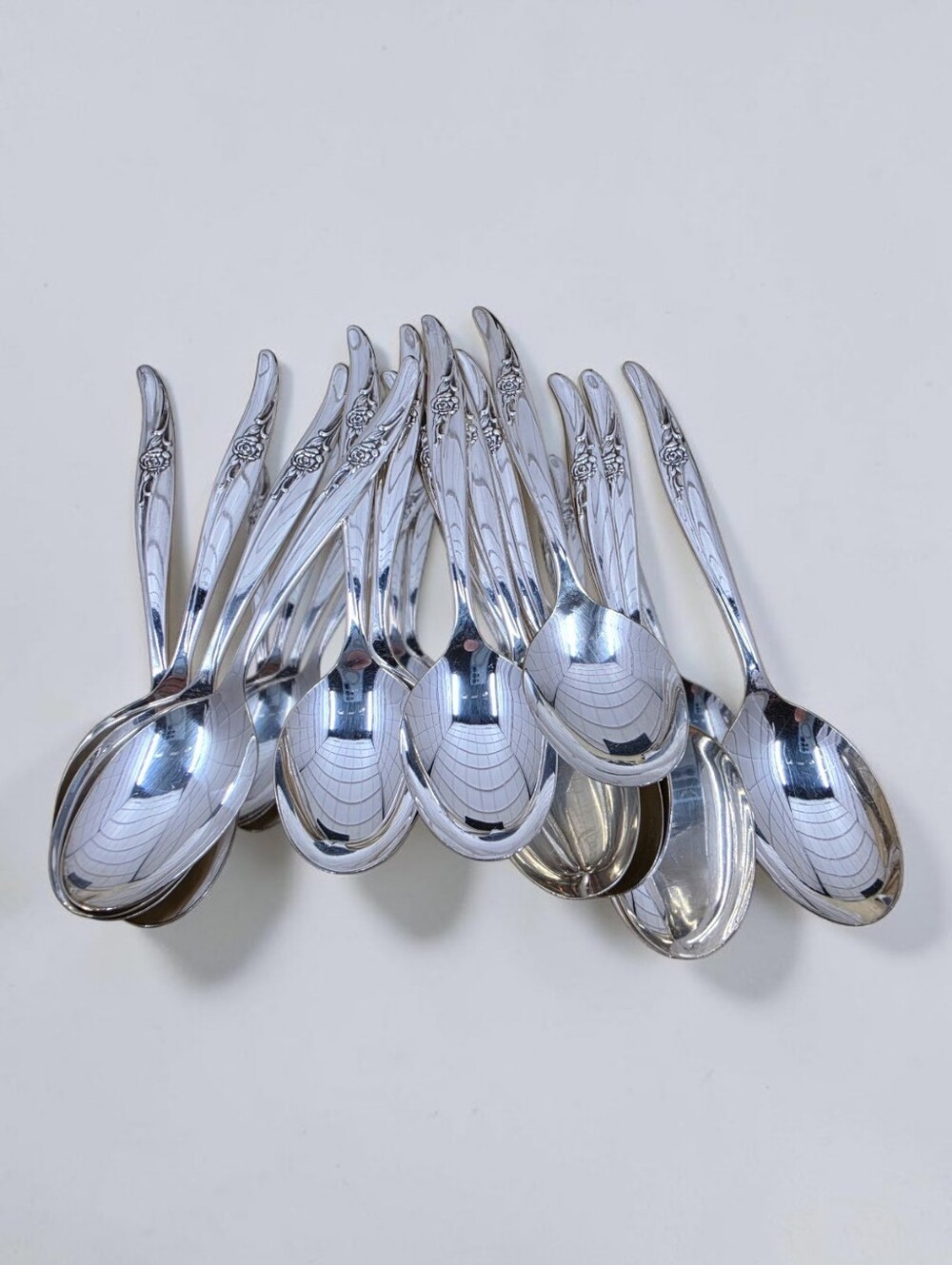 Oneida Rose Song Soup Spoons Set Of 16 Silverplate Vintage Rogers
